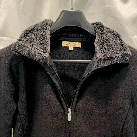 au Lieu thick black fleece with faux fur trim - Picture 3 of 9